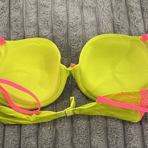 Victoria’s Secret lined Demi Bra - Picture 5 of 5